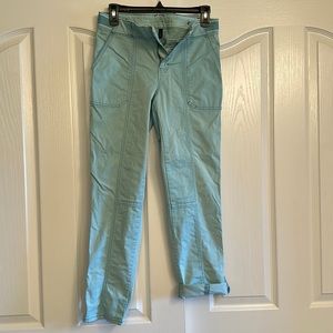 WHBM pret-a-pedi mid rise capri pants, turquoise; size 2